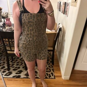 BlankNYC LEOPARD short overalls size 31- fits small